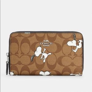 Coach X Peanuts Medium Zip Wallet In Signature